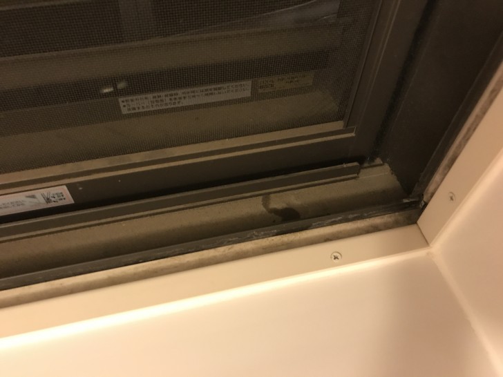 お風呂の窓の汚れ